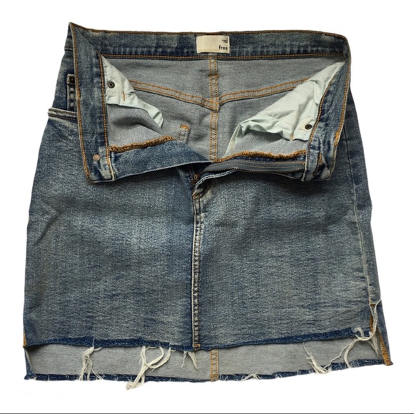 Aritzia Wilfred Free cut off high waisted raw edge denim jean skirt size 6 - Picture 6 of 11